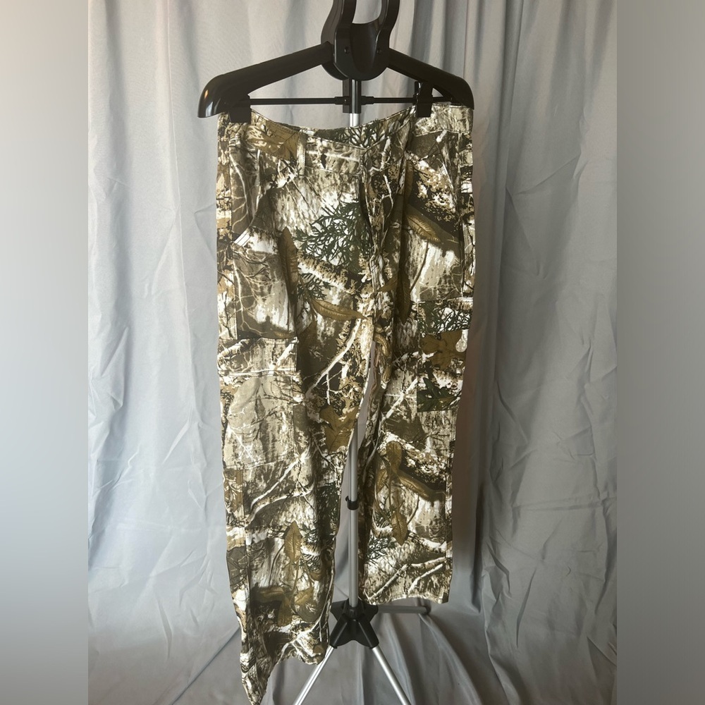 NWOT Camo pants